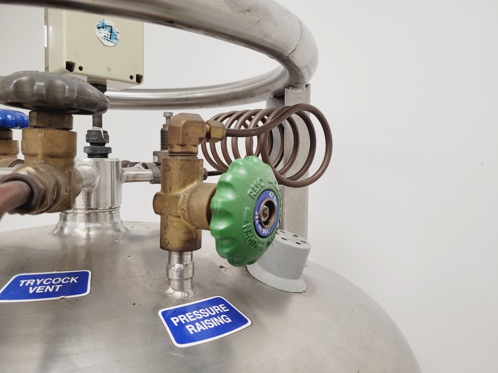 Image of Statebourne Cryogenics CS240 240L Vacuum-insulated Cryogenic Storage Vessel