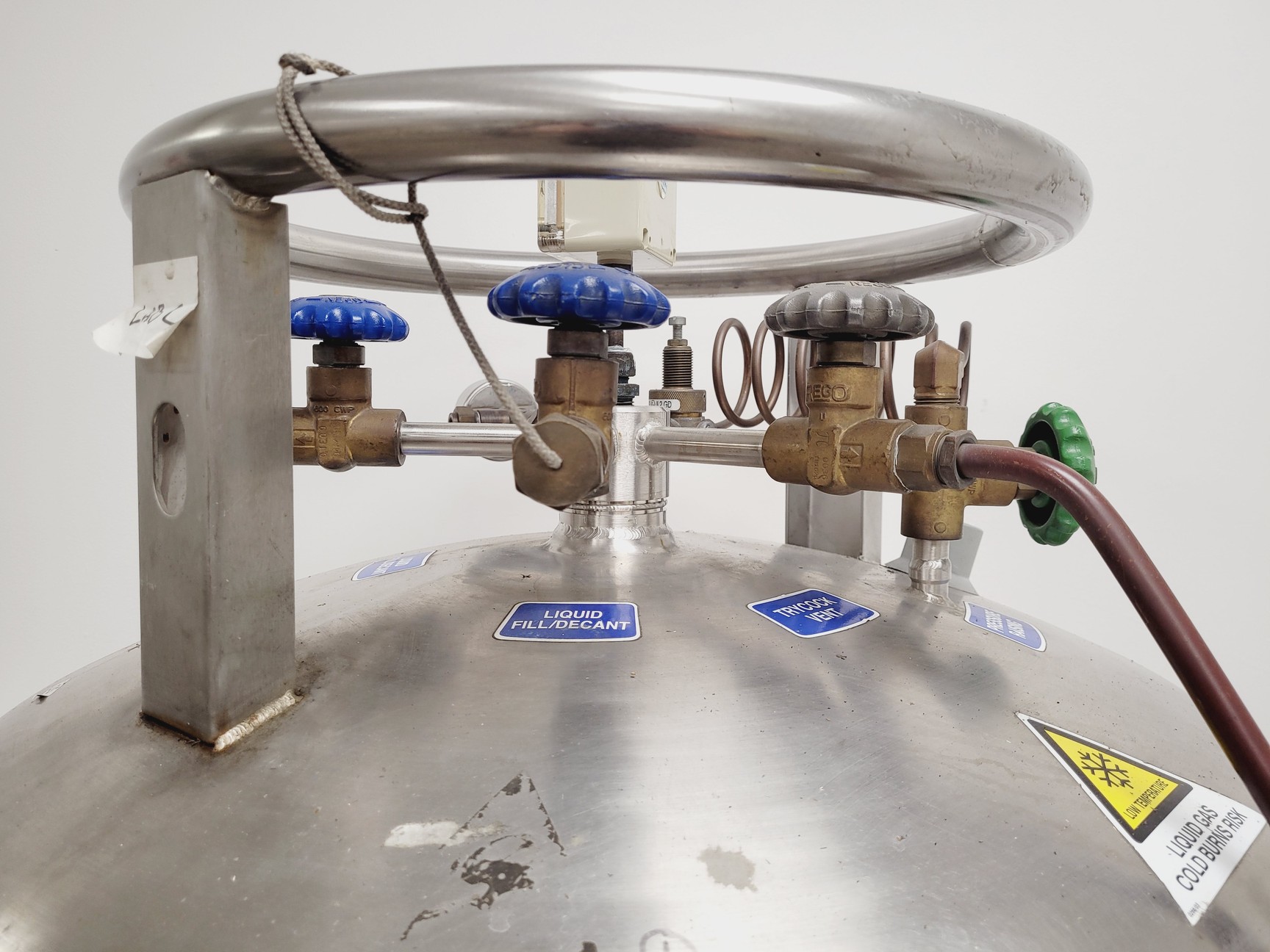 Image of Statebourne Cryogenics CS240 240L Vacuum-insulated Cryogenic Storage Vessel