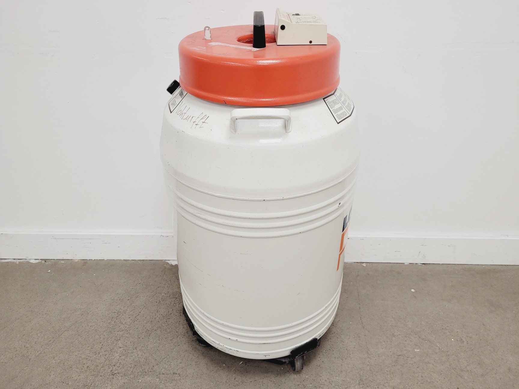 Image of Thermolyne Locator 4 Cryo Biological Storage System