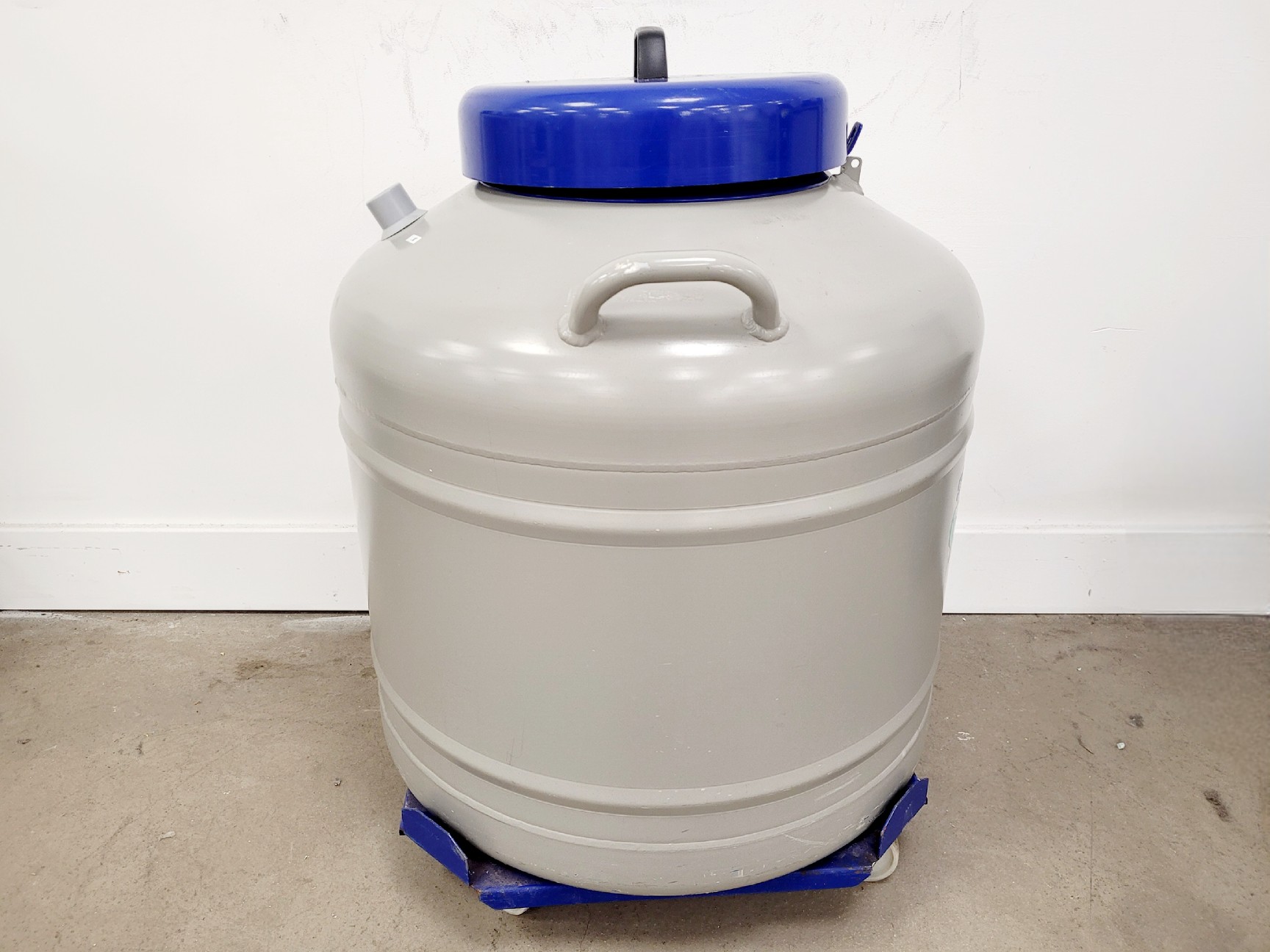 Image of Statebourne Biorack 3000 Liquid Nitrogen Dewar