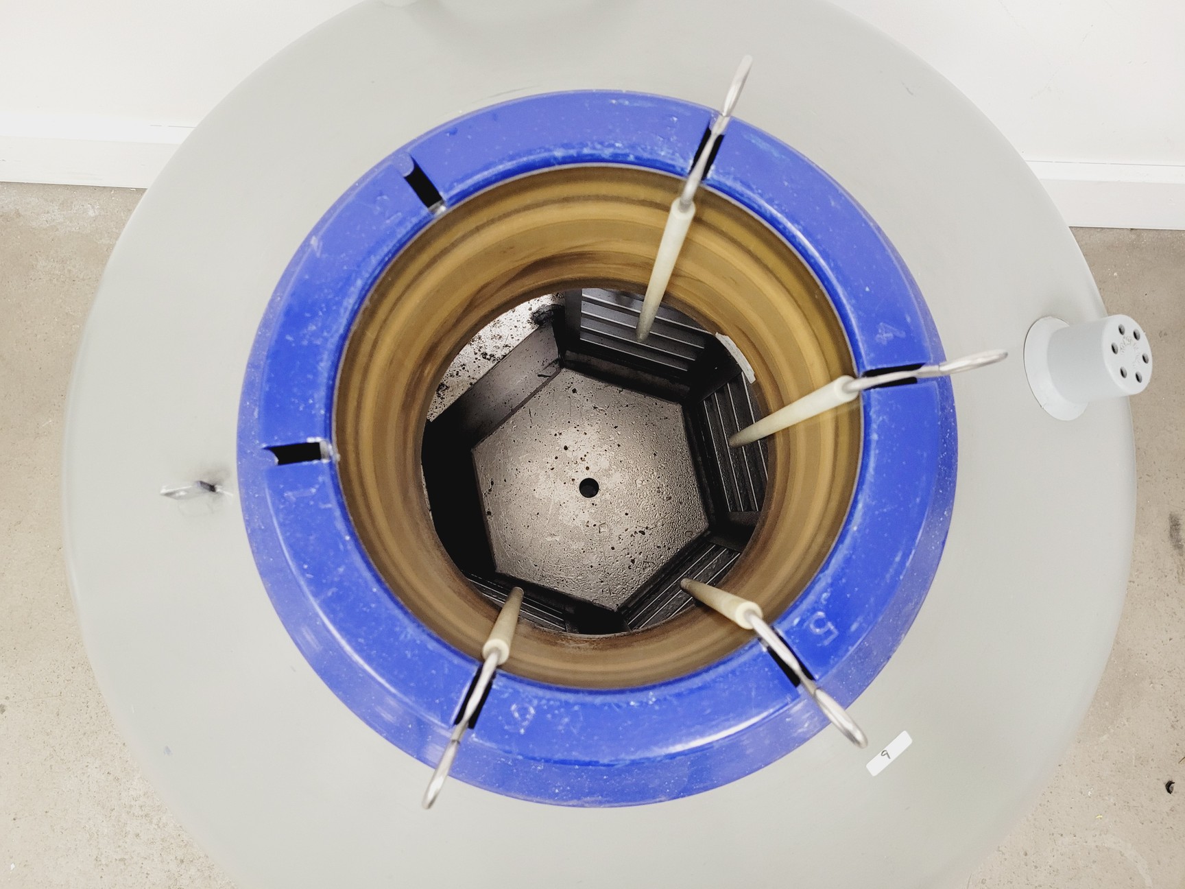 Image of Statebourne Biorack 3000 Liquid Nitrogen Dewar