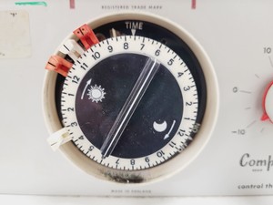 Thumbnail image of Gallenkamp Cooled Incubator w/ Timed Cycling App. No 6B 7801 B