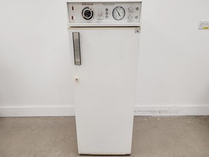Thumbnail image of Gallenkamp Cooled Incubator w/ Timed Cycling App. No 6B 7801 B