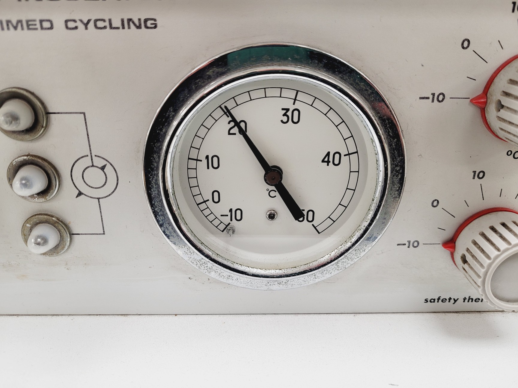 Image of Gallenkamp Cooled Incubator w/ Timed Cycling App. No 6B 7801 B