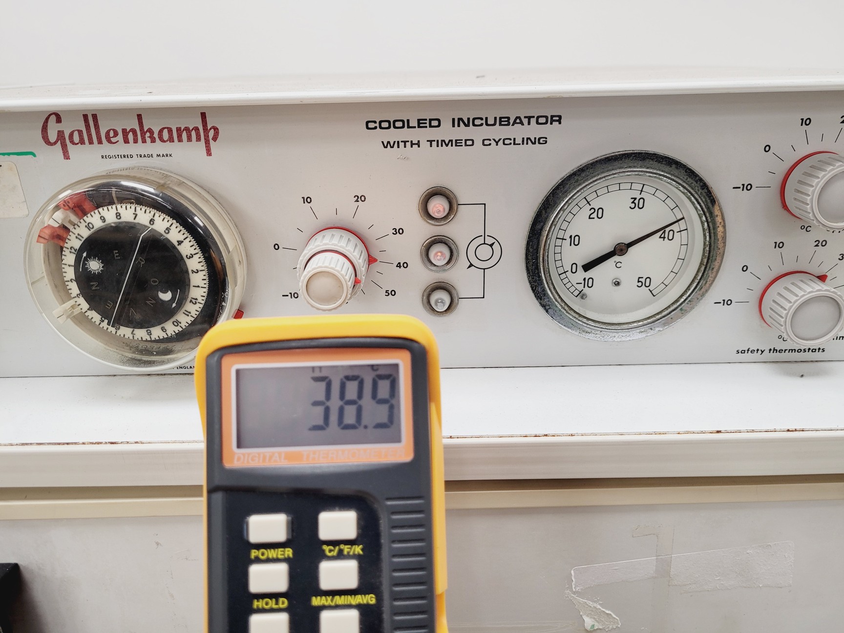 Image of Gallenkamp Cooled Incubator w/ Timed Cycling App. No 6B 7801 B