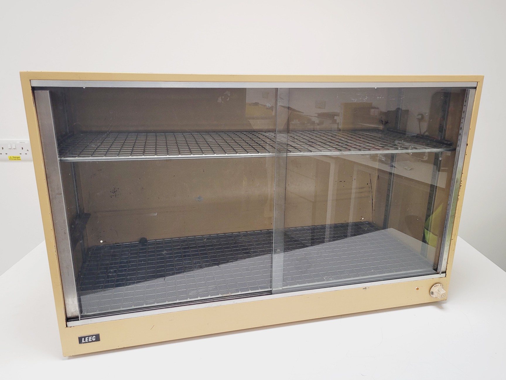 Image of LEEC LSS Drying Cabinet