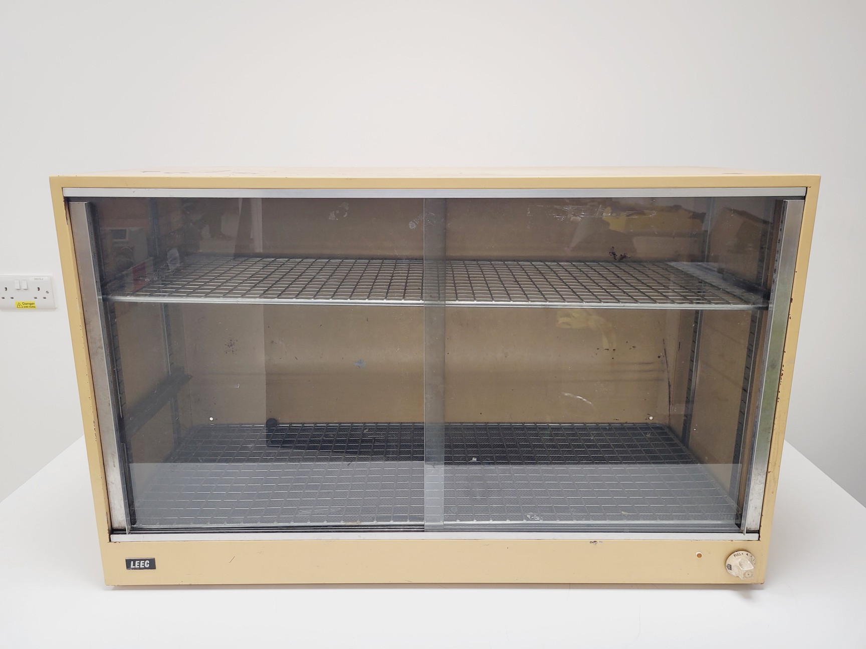 Image of LEEC LSS Drying Cabinet