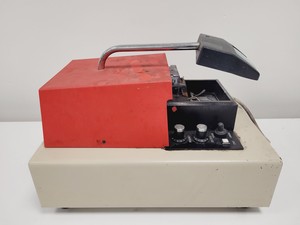 Thumbnail image of D.S.K DTK-1000 Microslicer Vibrating Blade Microtome Tissue Slicers Lab