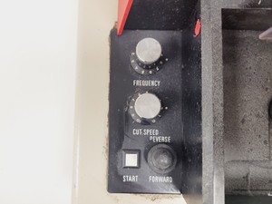 Thumbnail image of D.S.K DTK-1000 Microslicer Vibrating Blade Microtome Tissue Slicers Lab