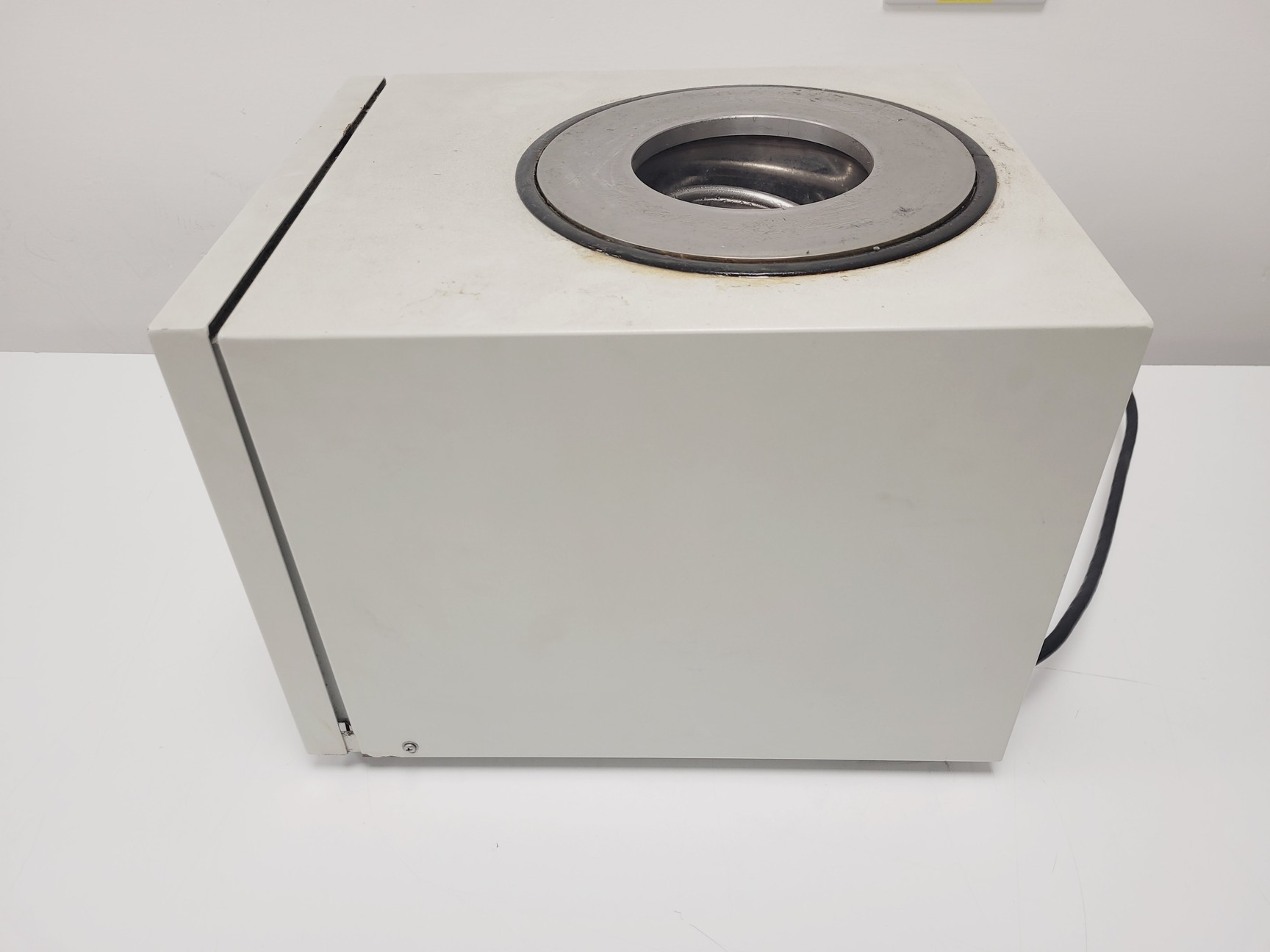 Image of Thermo Savant MICROMODULYO Freeze Dryer