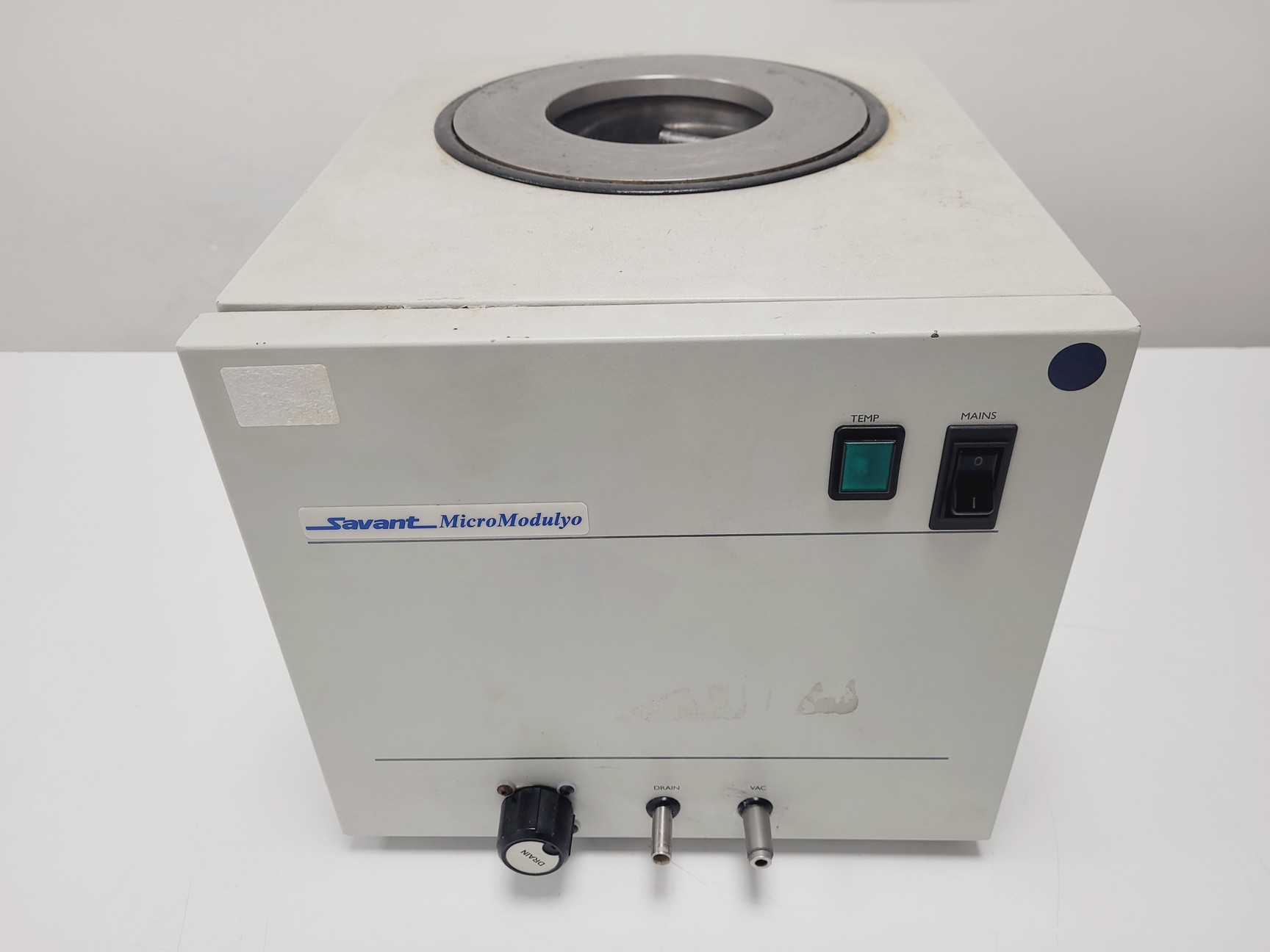 Image of Thermo Savant MICROMODULYO Freeze Dryer