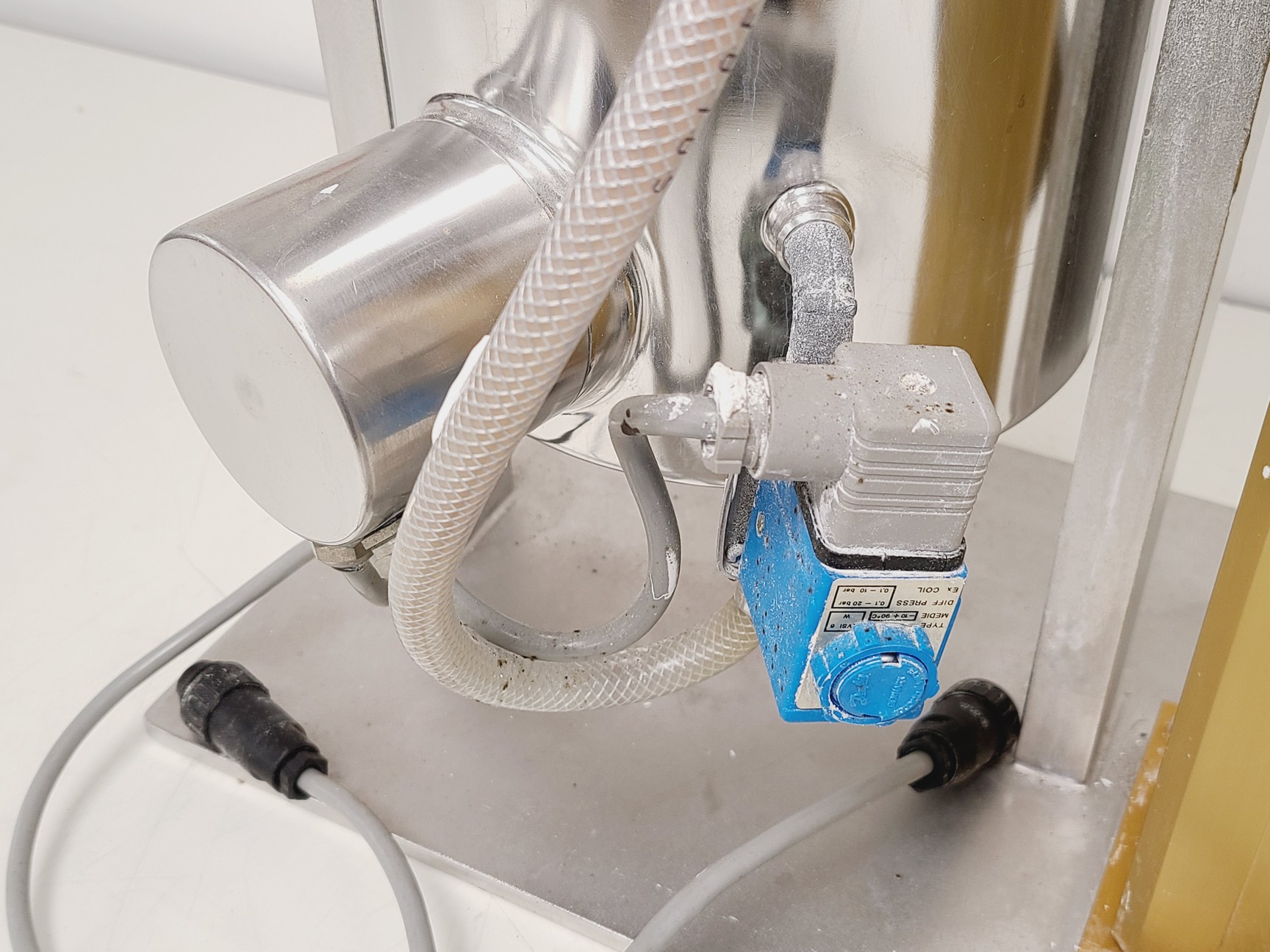 Image of Esco Labor Model EL3 Dual Agitated Vacuum Laboratory One-Pot Homogeniser