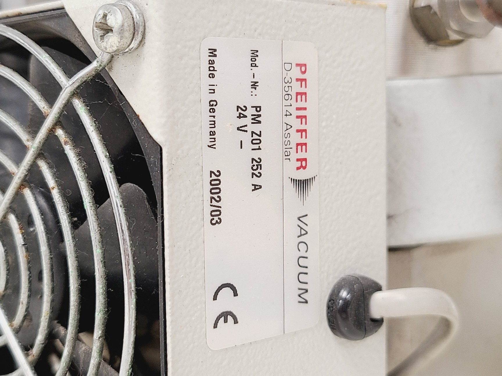 Image of Pfeiffer HiPace Turbo Molecular Pump Models TMU 261/TC600/PM Z01 252 A