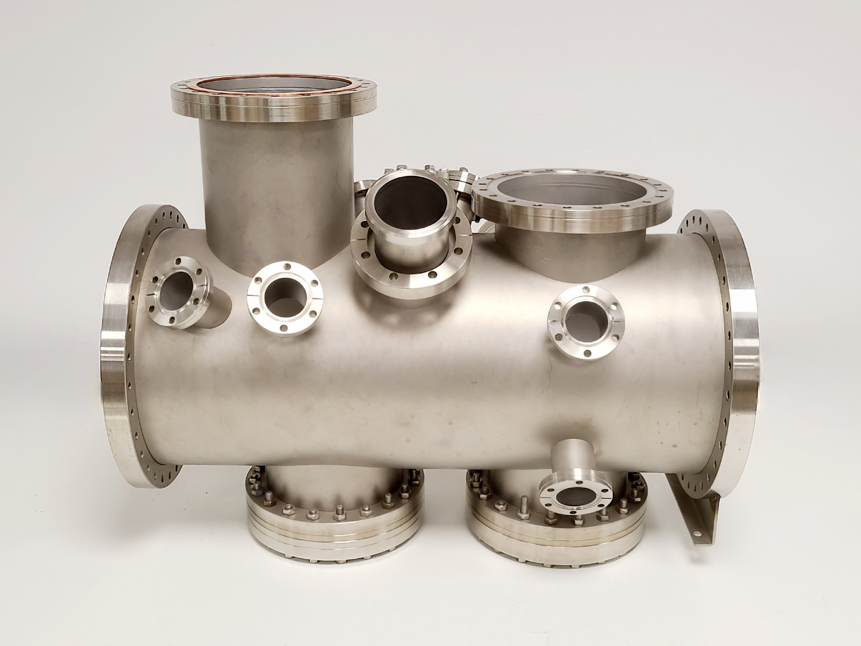 Image of Stainless Steel UHV Vacuum Chamber with Multiple CF Ports
