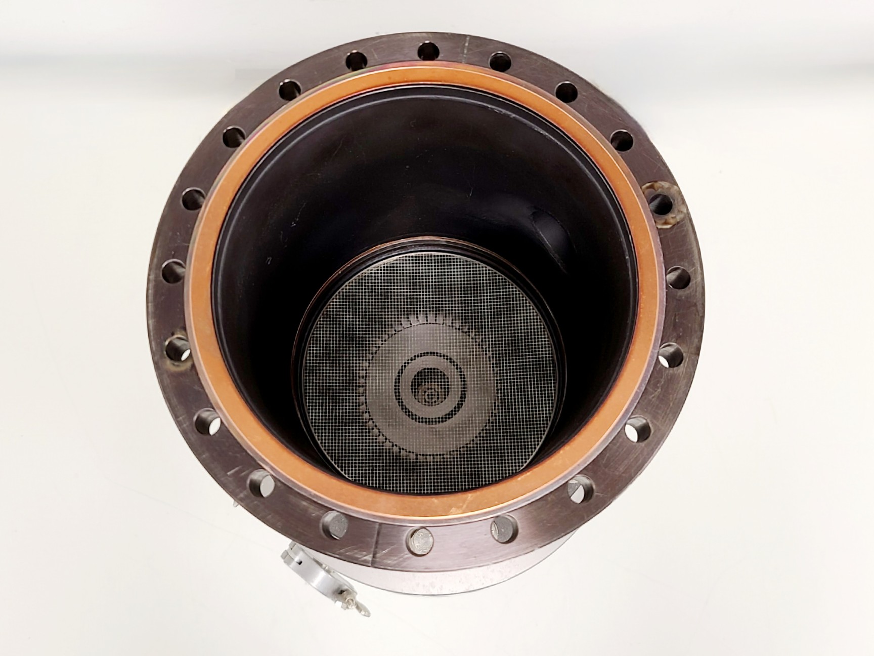 Image of Leybold Vacuum TURBOVAC 1000 C Turbo-Molecular Pump w/ Renishaw Chamber