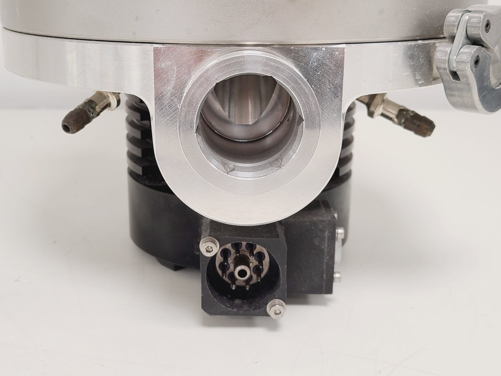 Image of Leybold Vacuum TURBOVAC 1000 C Turbo-Molecular Pump w/ Renishaw Chamber