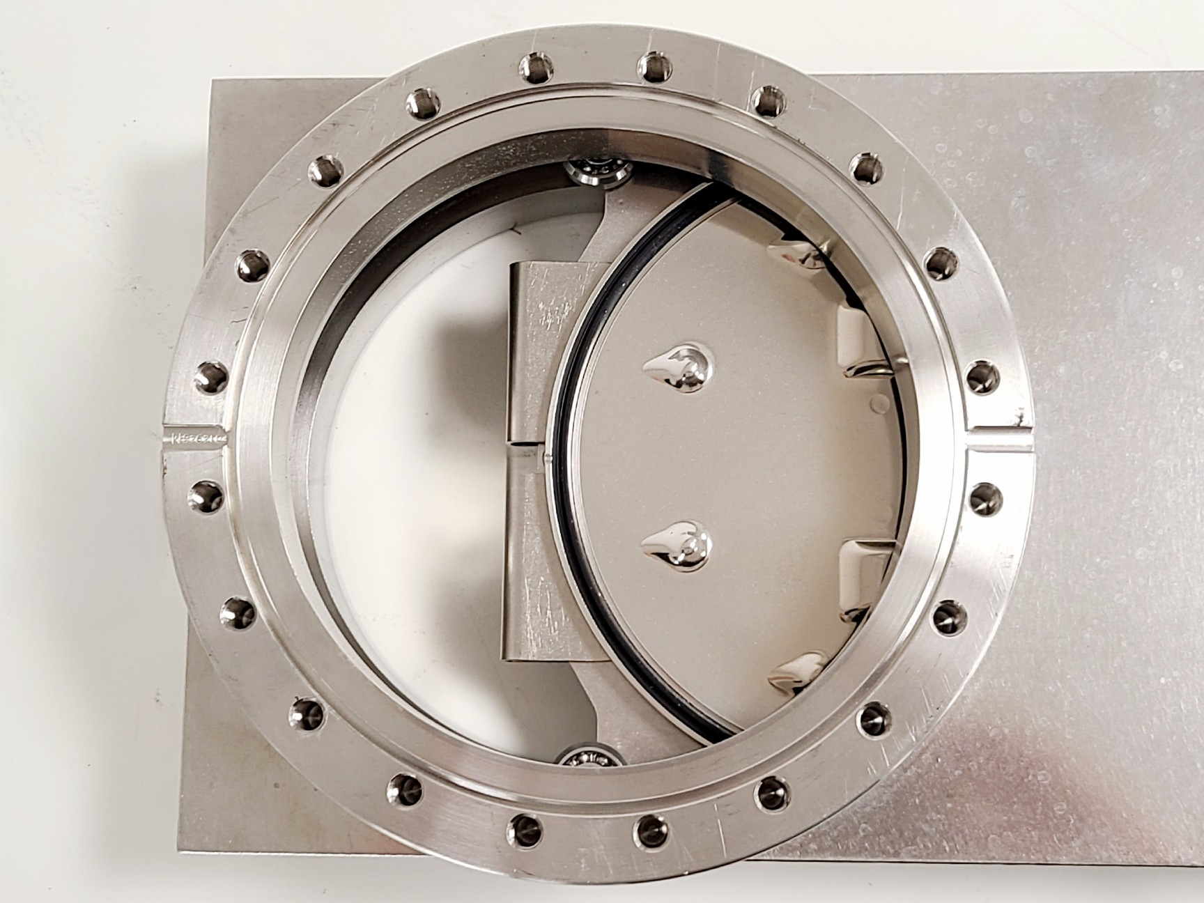 Image of VAT Series 10.4 Rectangular High Vacuum Gate Valve