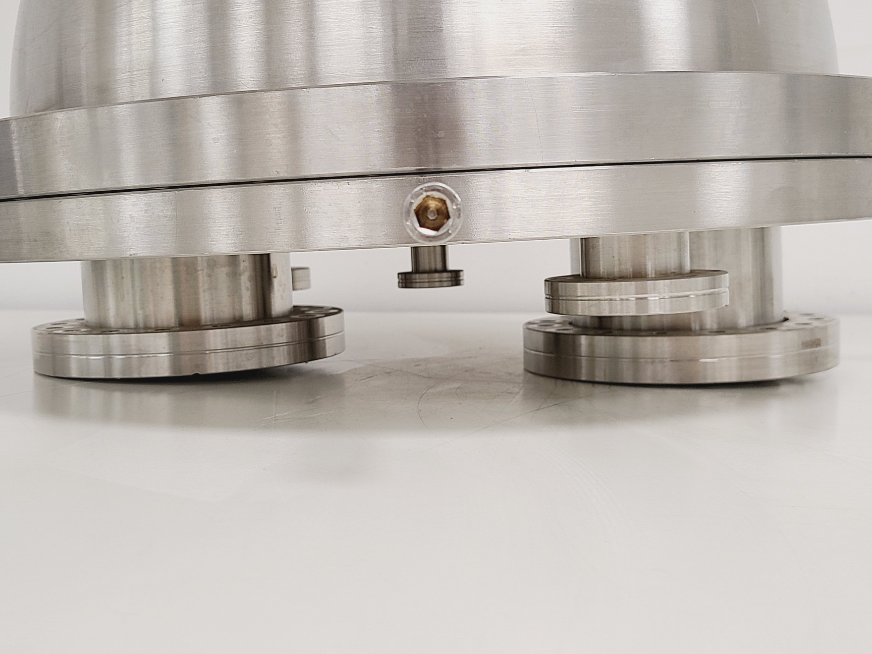 Image of Hemispherical CF Vacuum Chamber