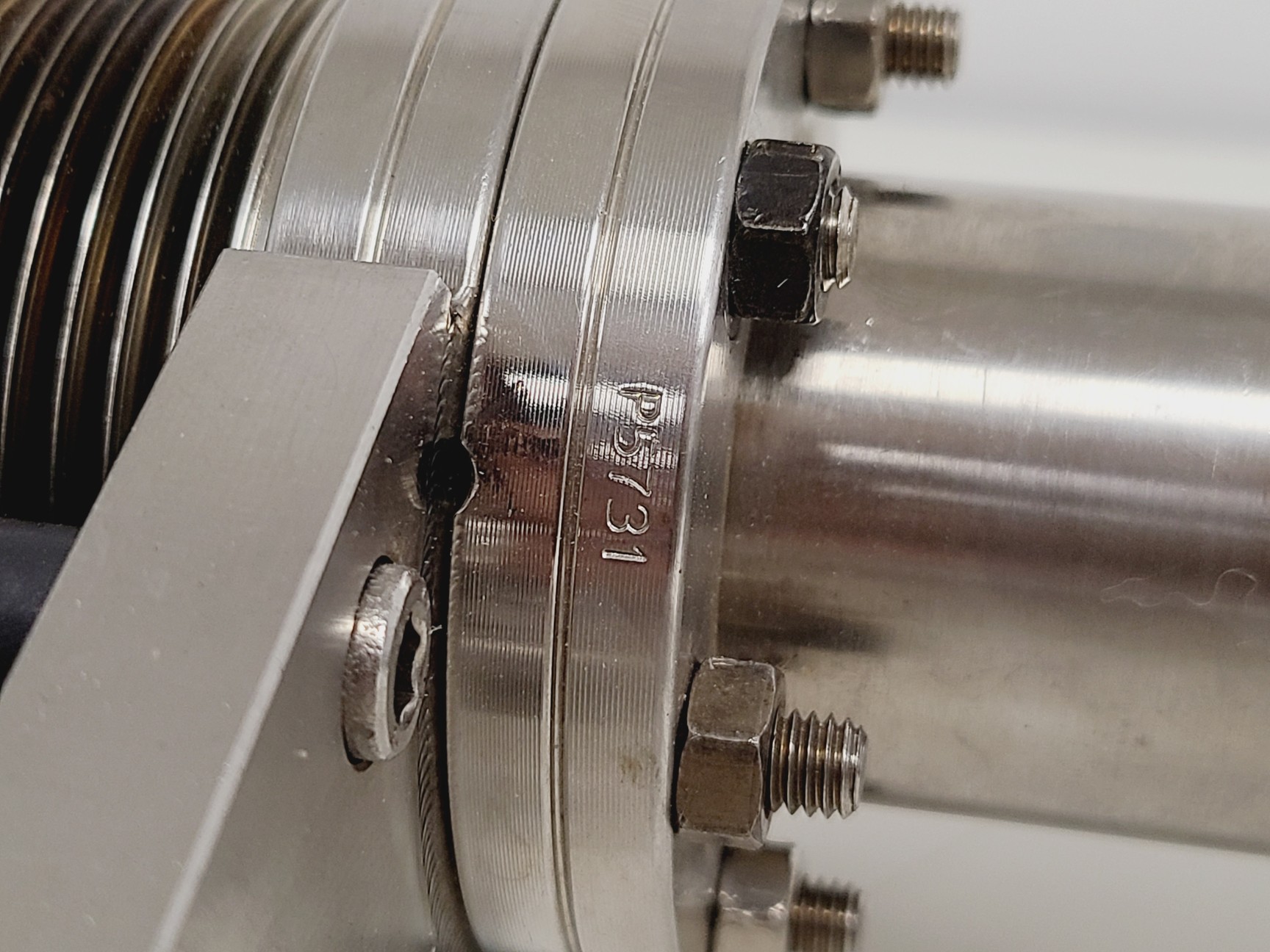 Image of Ultra High Vacuum (UHV) Effusion Cell for Preparation