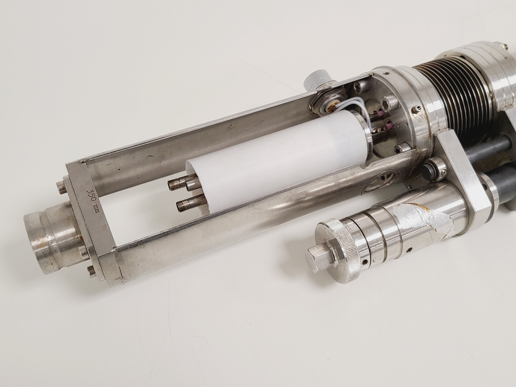 Image of Ultra High Vacuum (UHV) Effusion Cell for Preparation