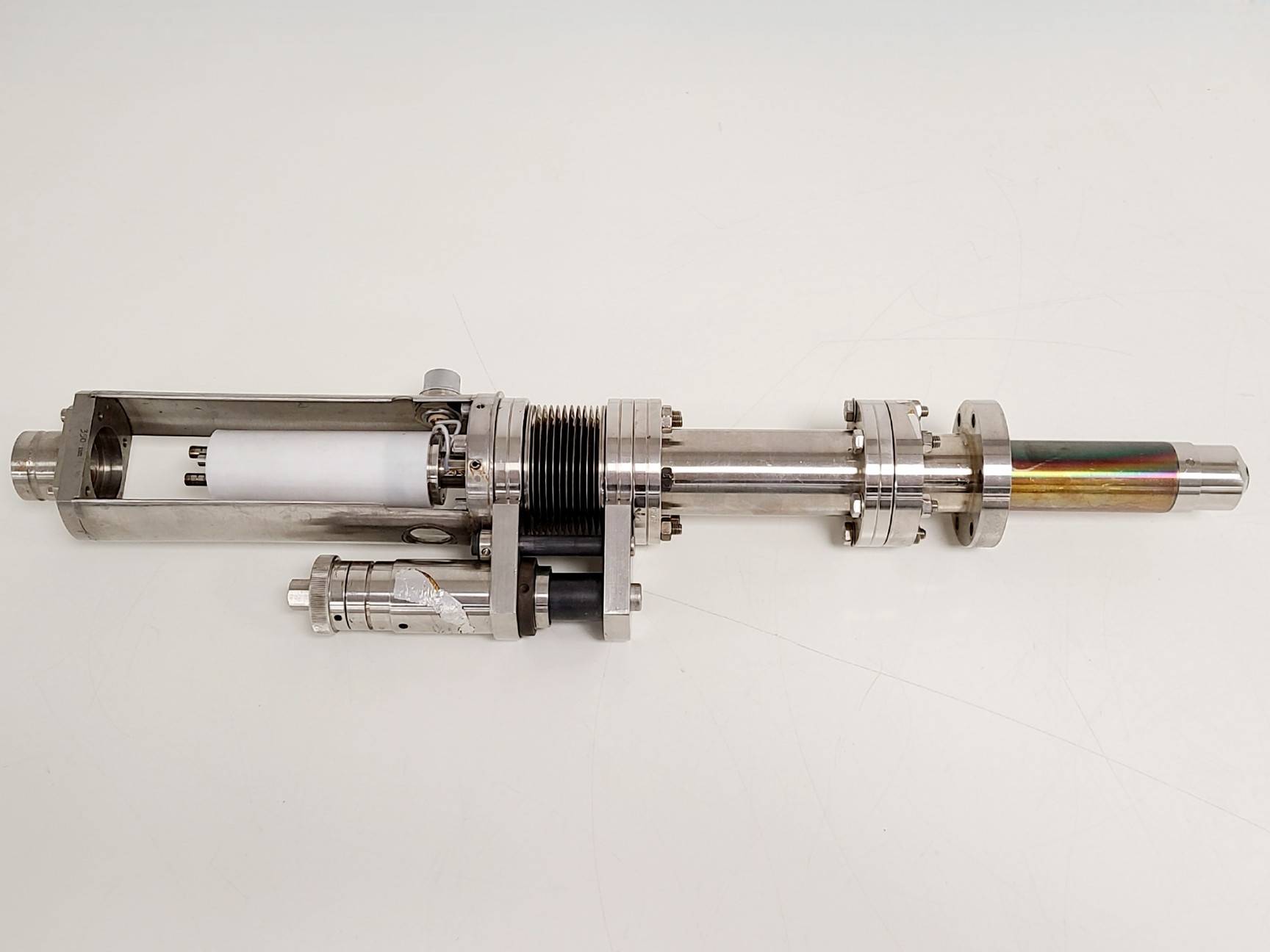 Image of Ultra High Vacuum (UHV) Effusion Cell for Preparation