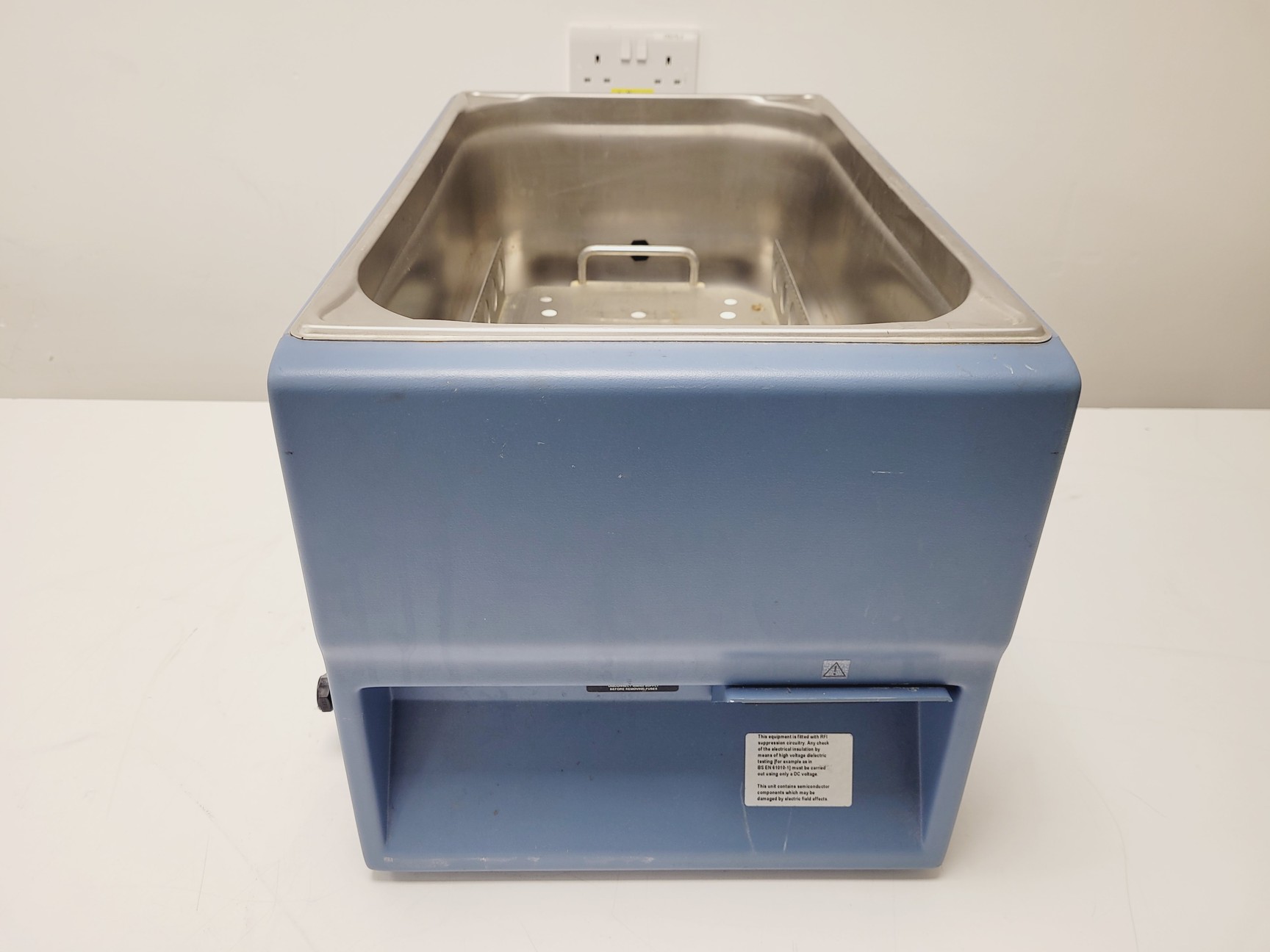 Image of Stuart SBS40 Shaking Water Bath Lab