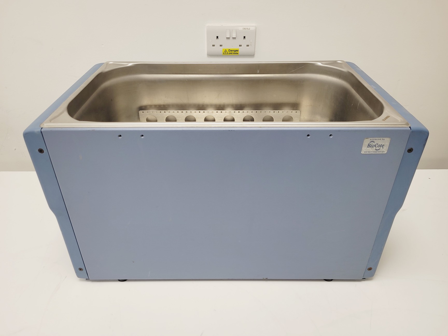 Image of Stuart SBS40 Shaking Water Bath Lab
