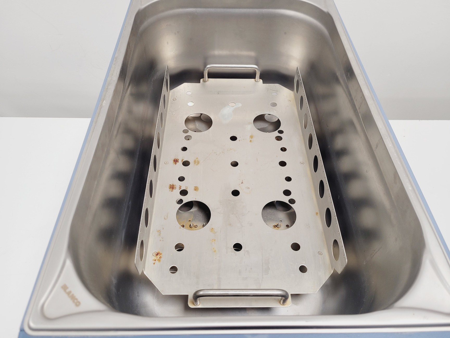 Image of Stuart SBS40 Shaking Water Bath Lab