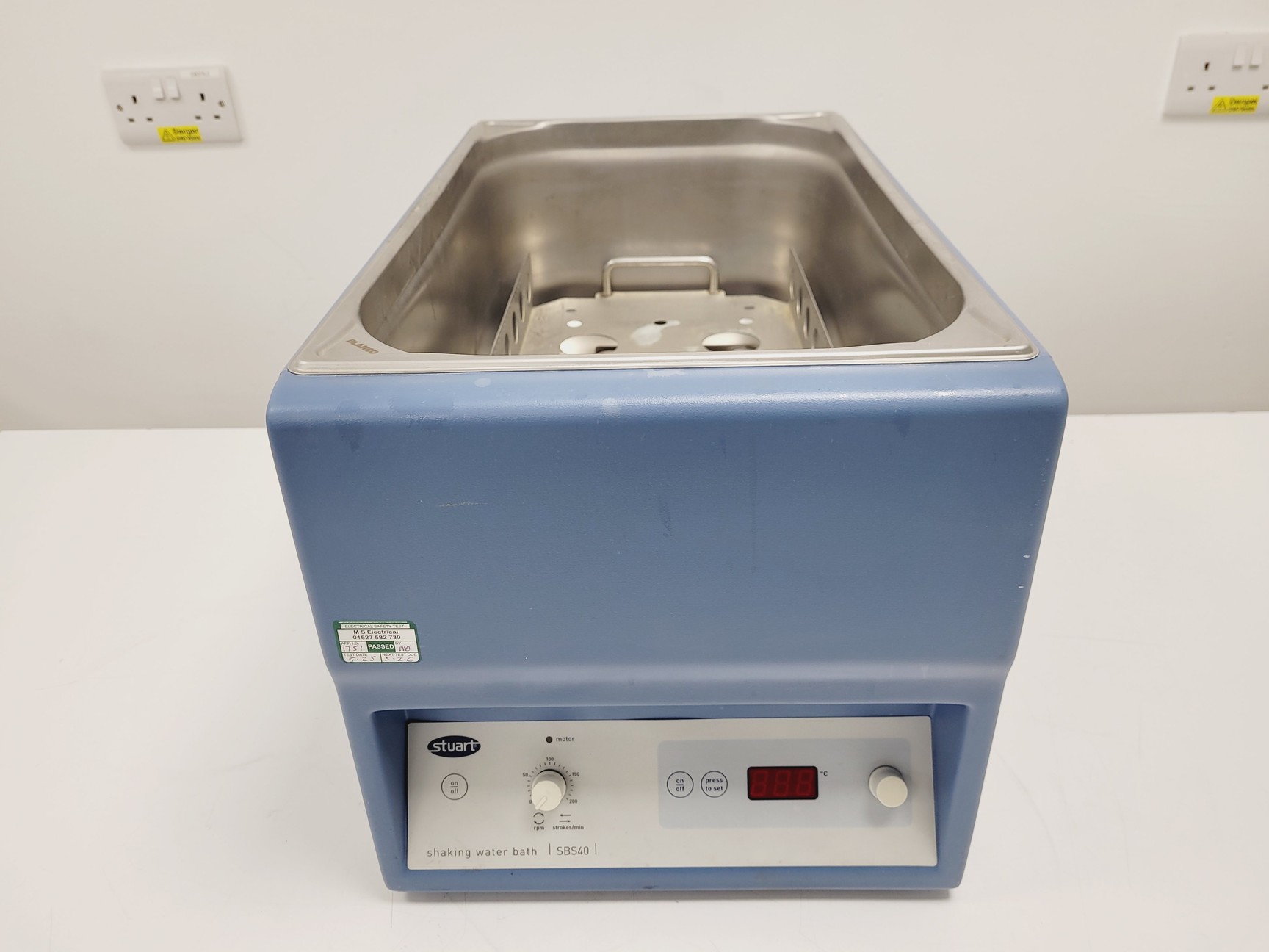 Image of Stuart SBS40 Shaking Water Bath Lab