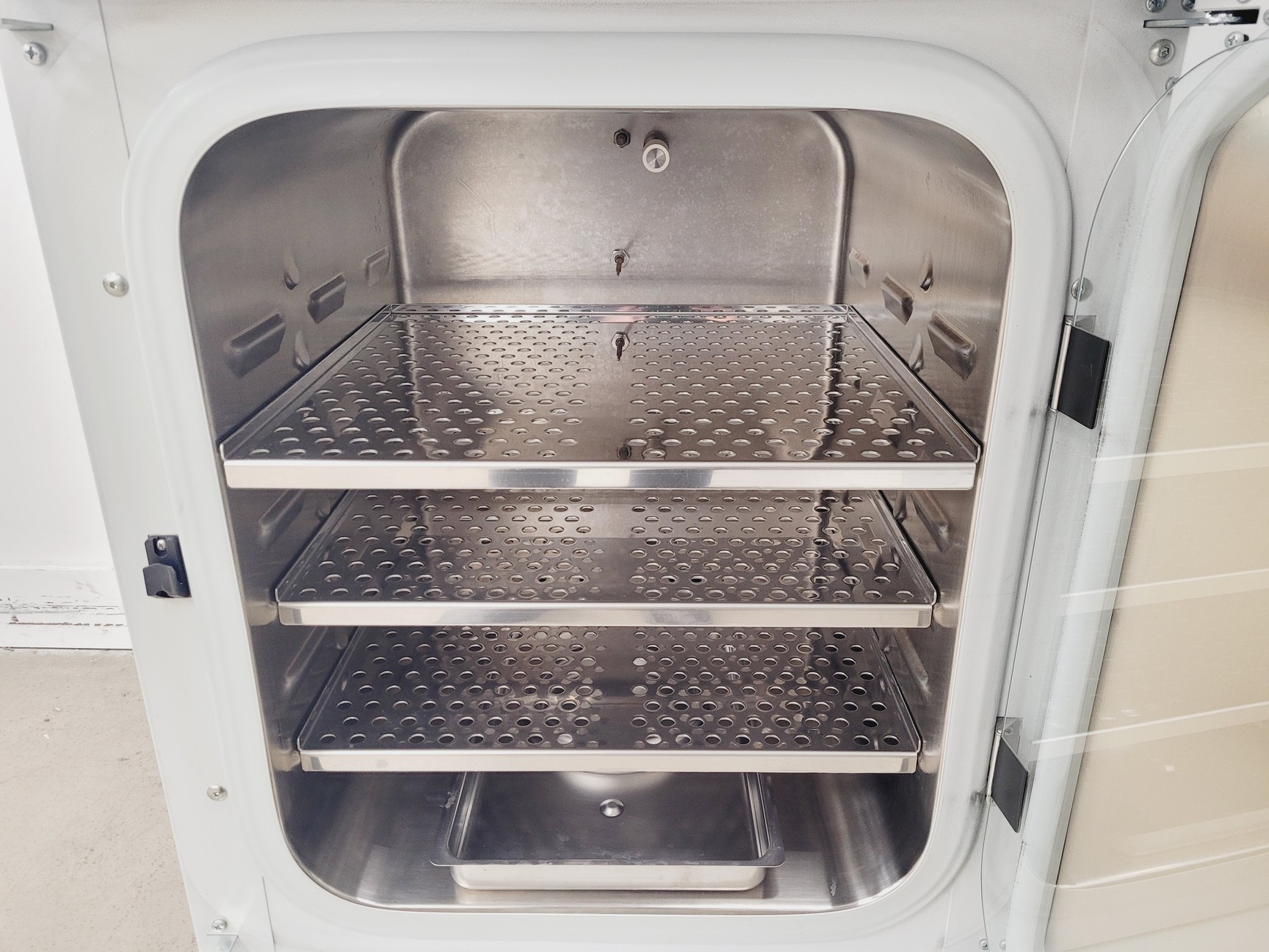 Image of Binder CB 150 Floorstanding Incubator