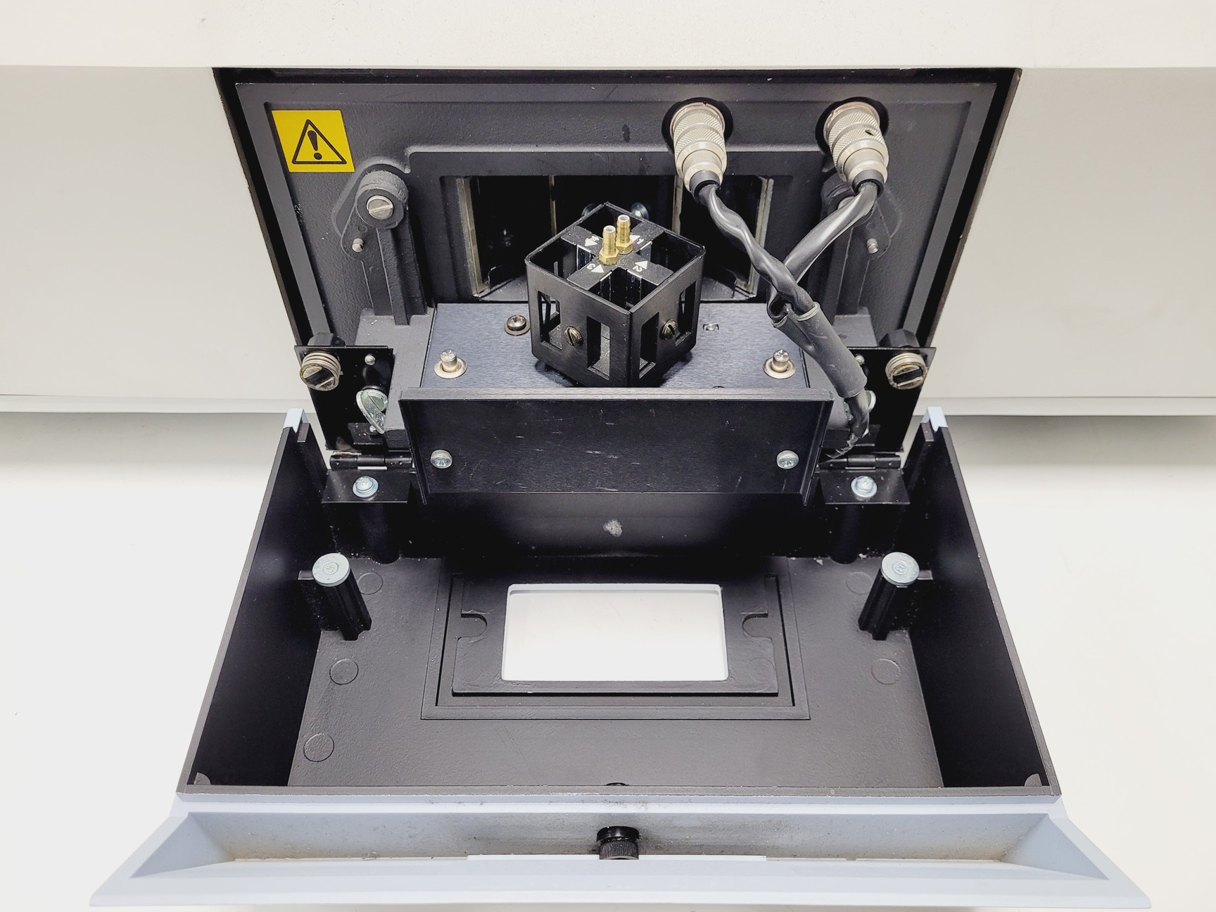 Image of Perkin Elmer LS 55 Fluorescence Spectrometer Spares/Repair Lab