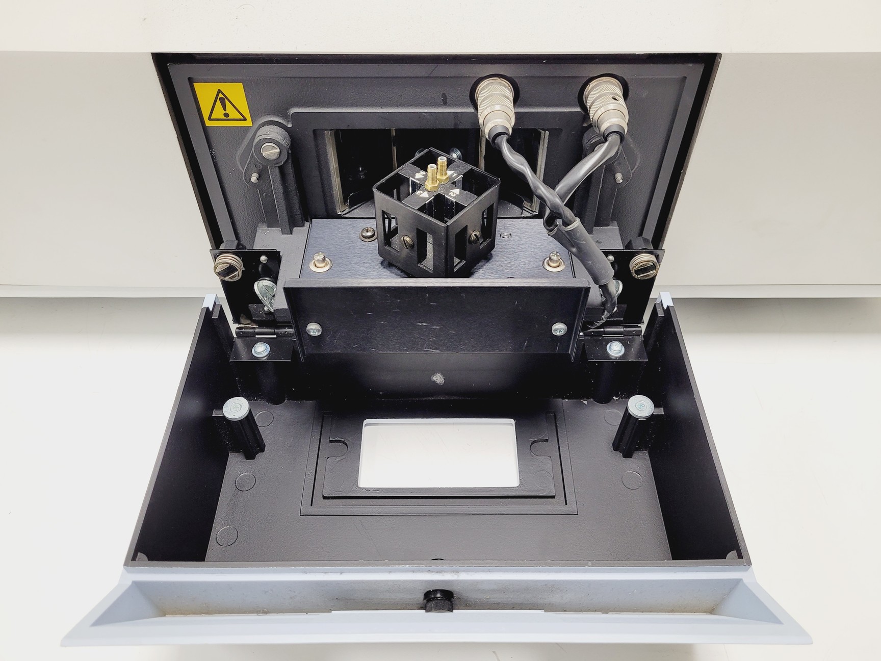 Image of Perkin Elmer LS 55 Fluorescence Spectrometer Spares/Repair Lab