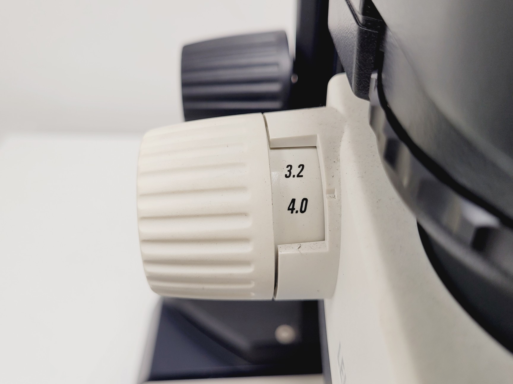 Image of Leica M60 Stereo Microscope, CLS 150 X Light Source, & MPS 60 Interface Panel