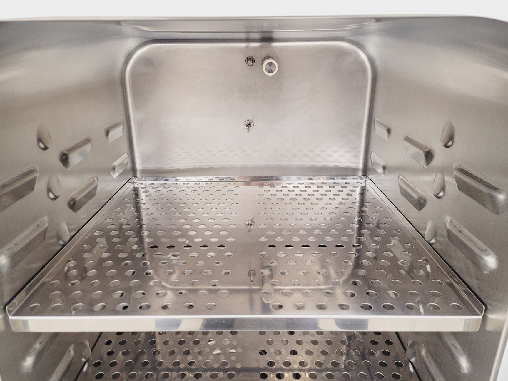 Image of Binder CB 150 Floorstanding Incubator