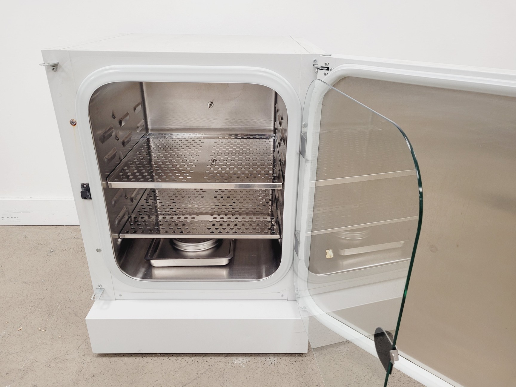 Image of Binder CB 150 Floorstanding Incubator