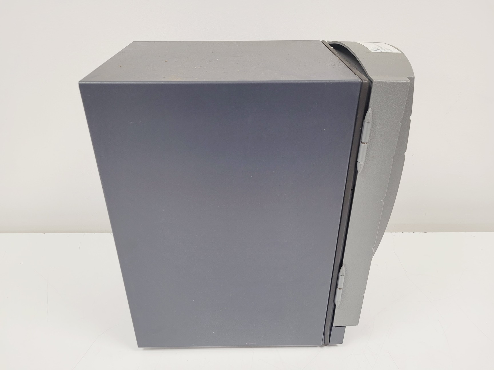 Image of Visible Genetics Long-Read Tower DNA Sequencer