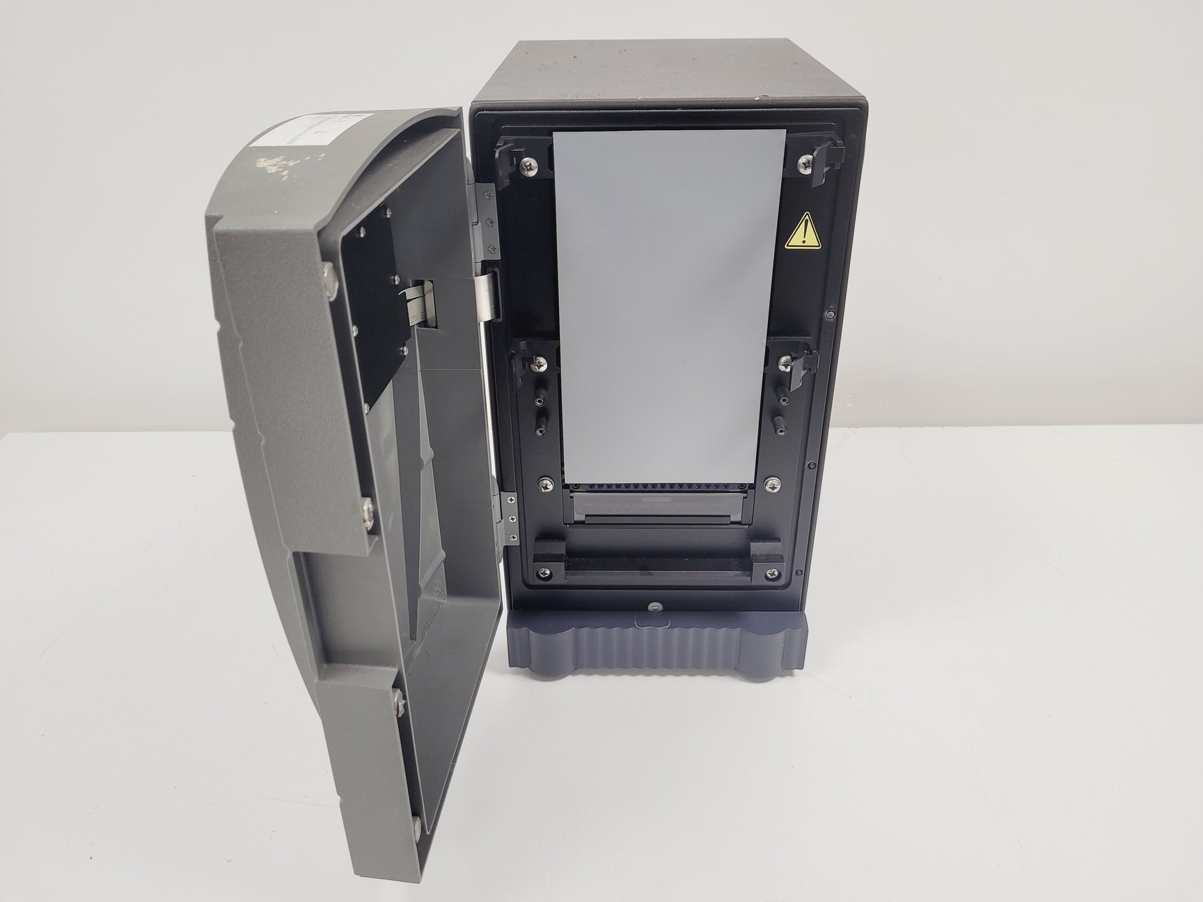 Image of Visible Genetics Long-Read Tower DNA Sequencer