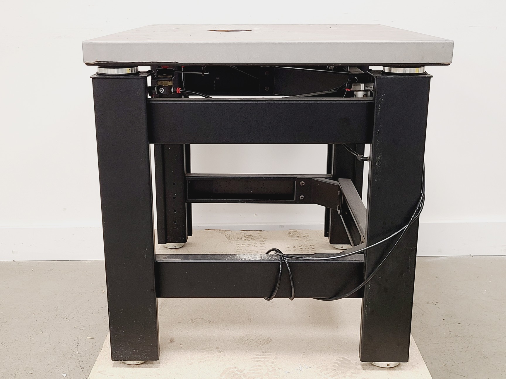 Image of TMC MICRO-g Anti-Vibration Table Model 63-530