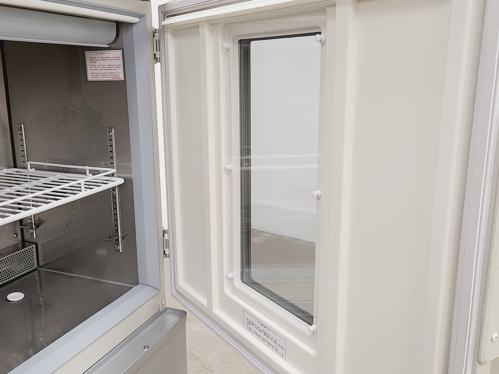 Image of Sanyo MIR-154 Floor Standing Incubator