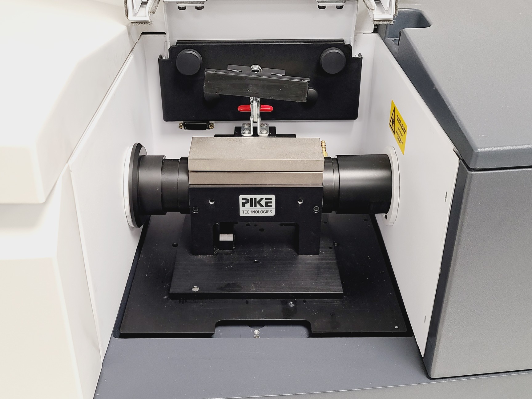 Image of Agilent Technologies Cary 660 FTIR Spectrometer w/ PC Lab