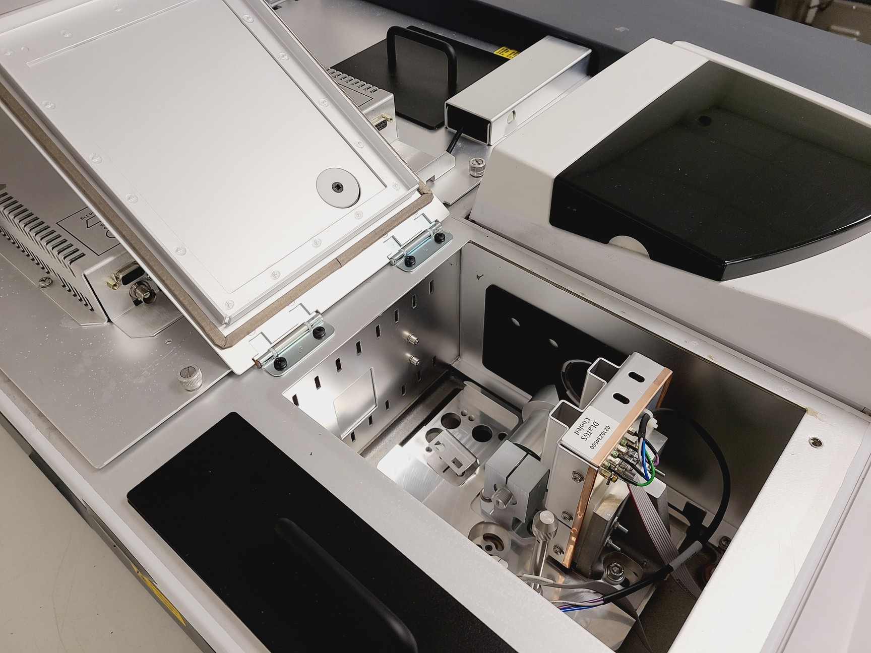 Image of Agilent Technologies Cary 660 FTIR Spectrometer w/ PC Lab