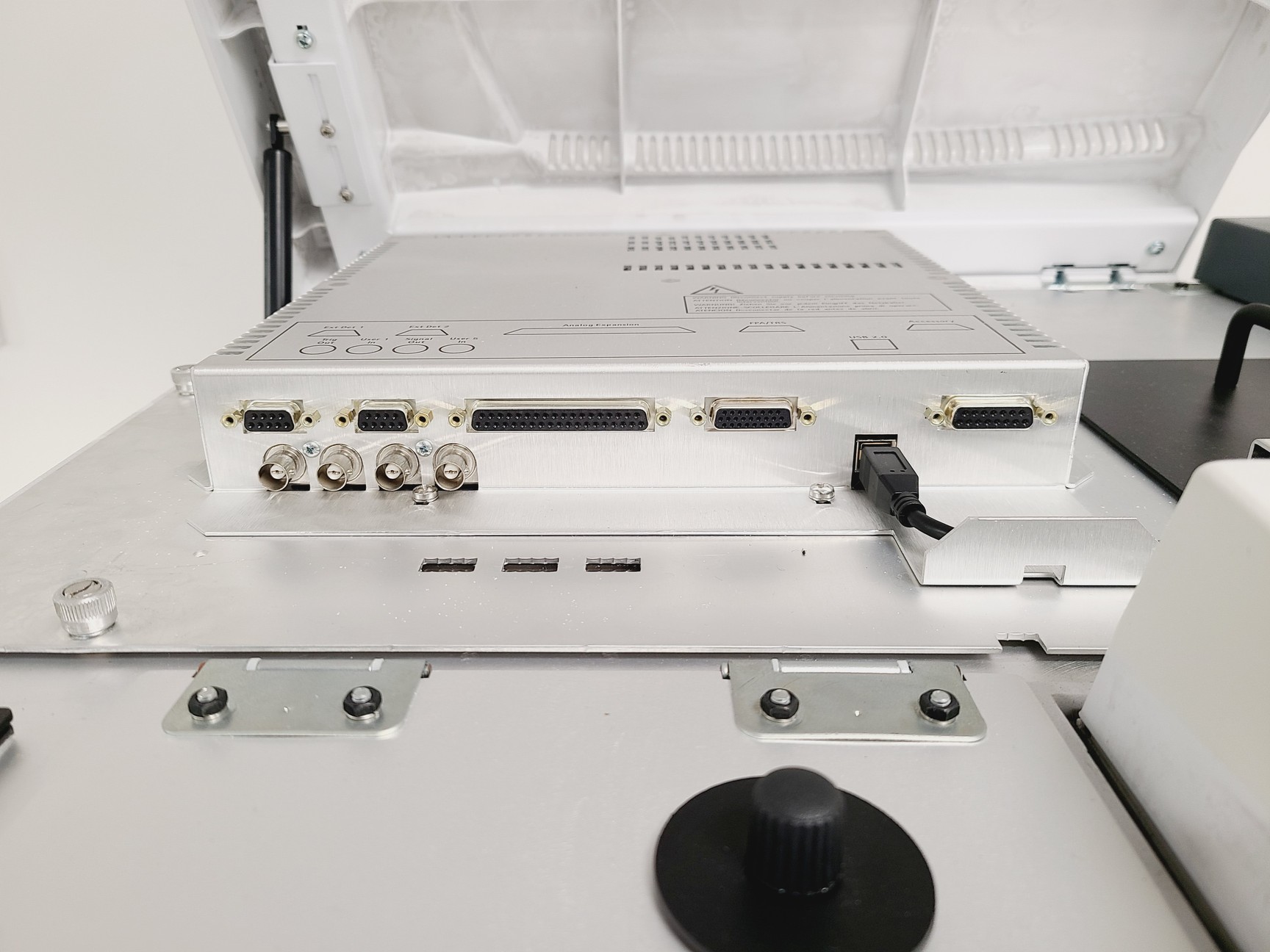 Image of Agilent Technologies Cary 660 FTIR Spectrometer w/ PC Lab
