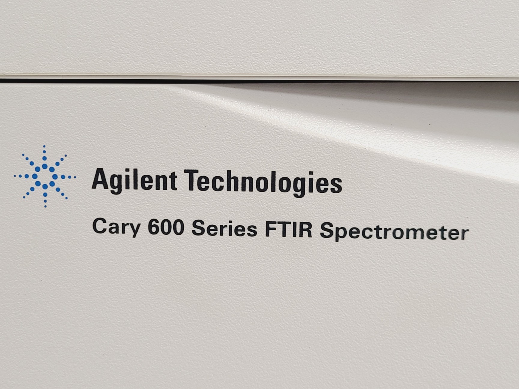 Image of Agilent Technologies Cary 660 FTIR Spectrometer w/ PC Lab