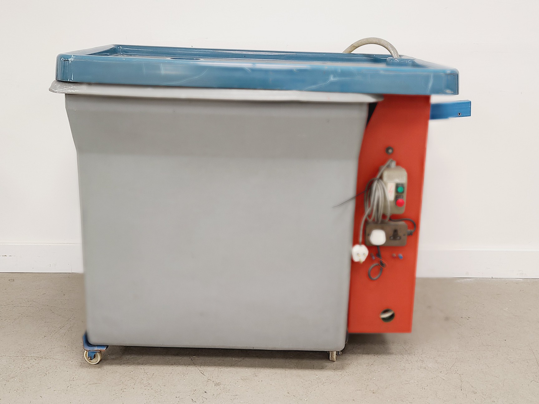 Image of TecQuipment Model H1 Hydraulic Bench