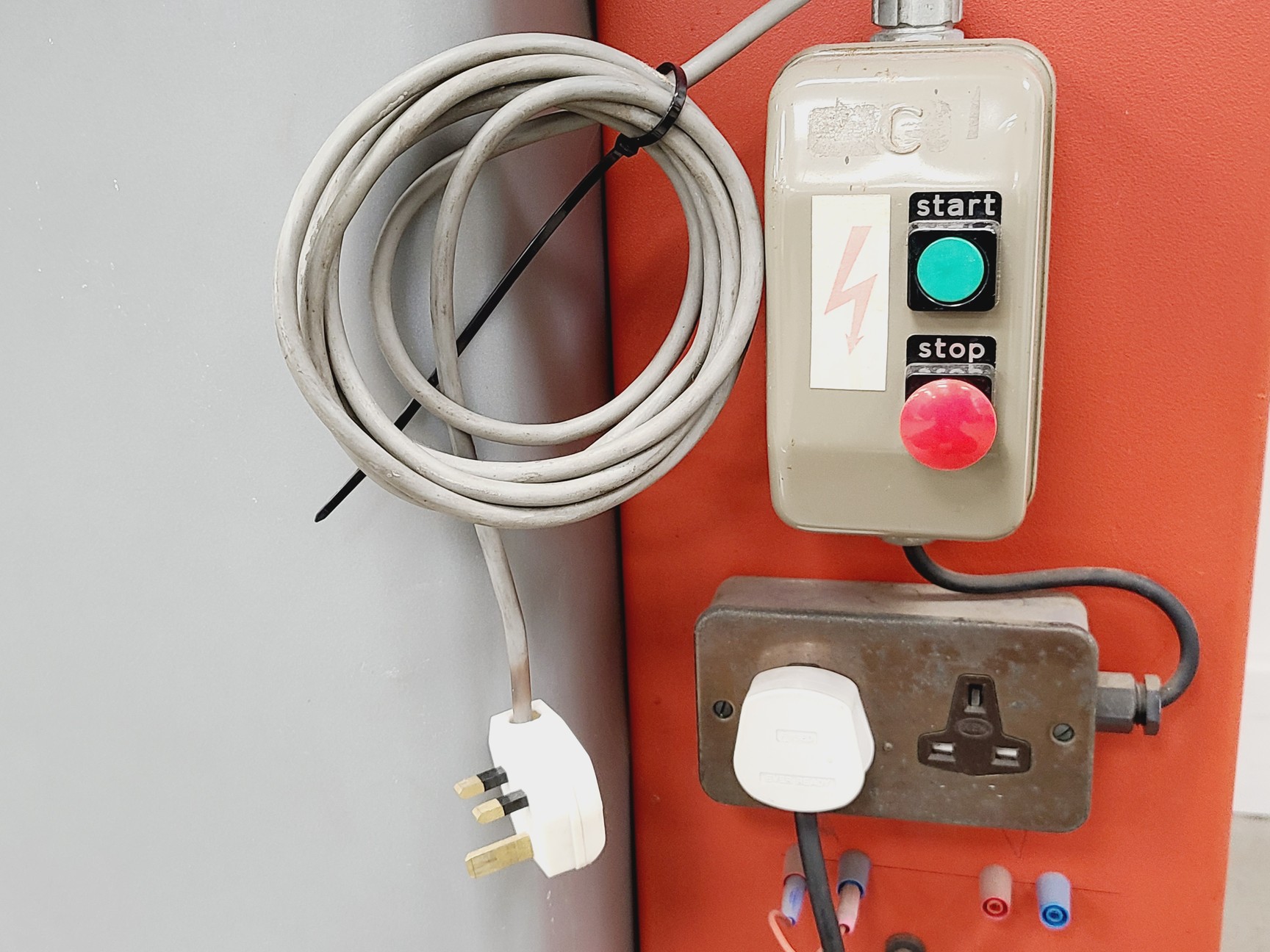 Image of TecQuipment Model H1 Hydraulic Bench