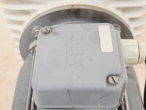 Thumbnail image of Leybold-Heraeus D30A Trivac Rotary Vane Vacuum Pump