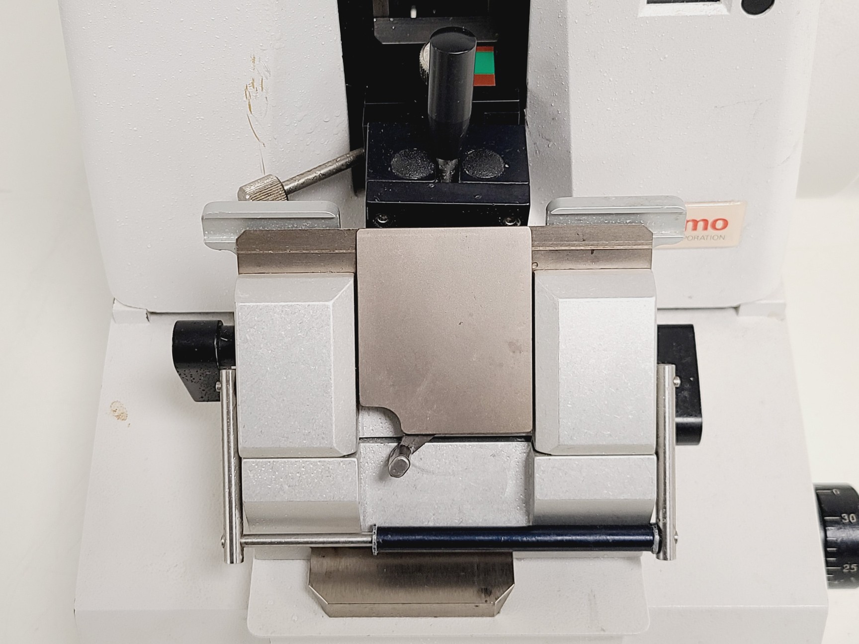 Image of Thermo Electron Corporation Shandon Finesse 325 Manual Microtome