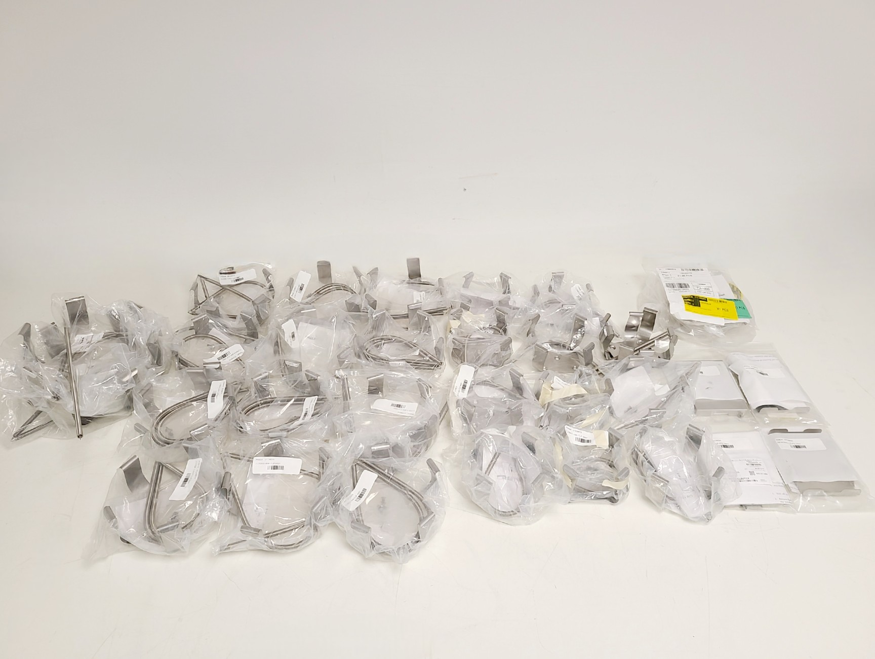 Image of Lot of ThermoFisher MAXQ 8000 Shaking Incubator Flask Clips and Clamps 