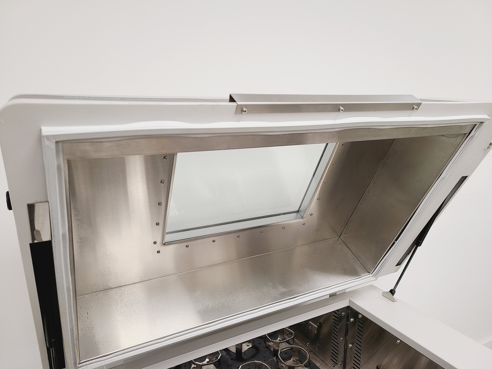 Image of New Brunswick Scientific Innova 4300 Shaking Incubator Lab