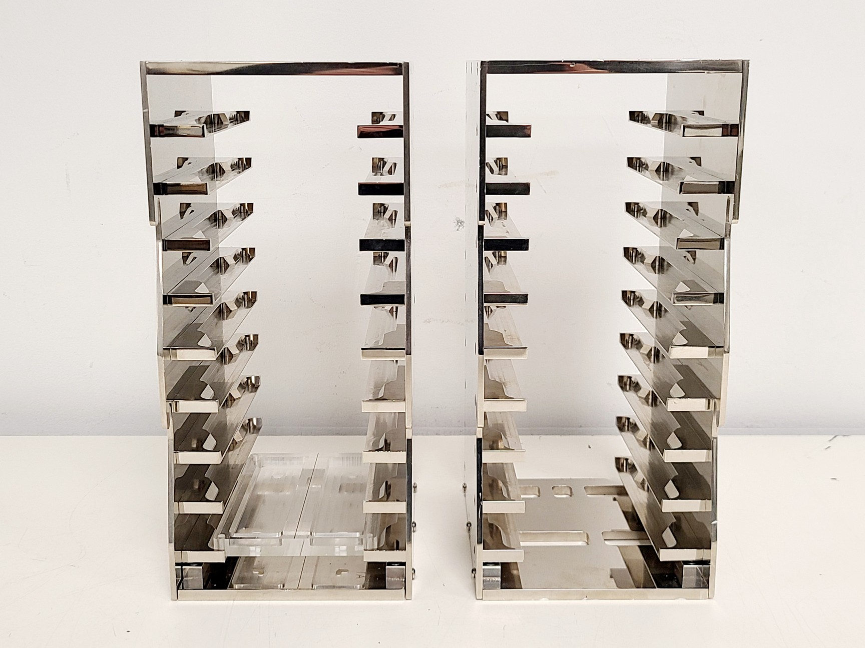 Image of Formulatrix R-1000 Rock Imager Protein Crystallization Imager Lab